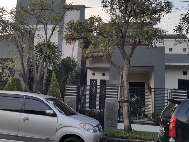 DIJUAL Rumah Minimalis  di Kendangsari  Semi Furnished