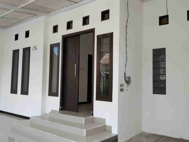 DISEWAKAN
 *Rumah Cantik Manyar Jaya*
Lokasi tengah kota,dkt  Tunjungan plaza, Galaxy Mal dll