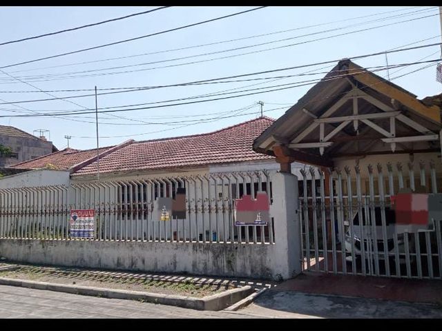Dijual Rumah Darmo Harapan Sby