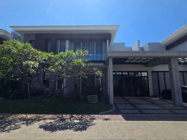 Rumah Pakuwon city  Grand island  STRATEGIS BAGUS