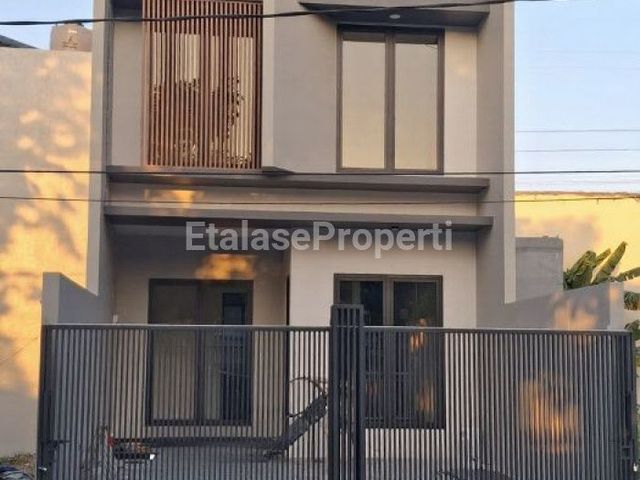 Dijual Rumah Baru Gress Di Manyar Dekat Galaxy Mall