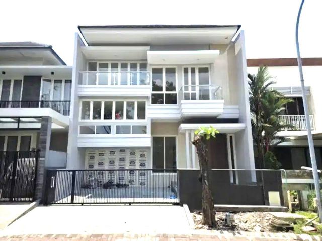 DIJUAL RUMAH SPLIT LEVEL DI SAN ANTONIO PAKUWON CITY JDW 106