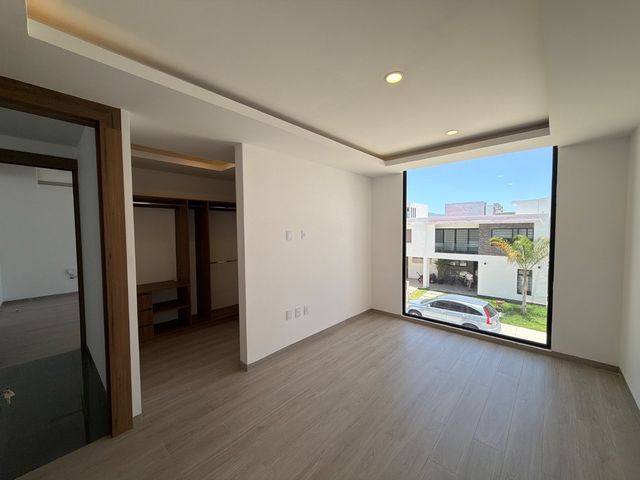 place photo 71