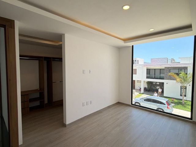 place photo 75