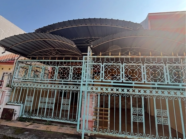 2LT ! Dijual Cepat Pakuwon City! Depan PCM!
