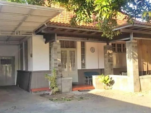 Rumah Tengah Kota Strategis di Jalan Progo Dekat Taman Bungkul Surabaya