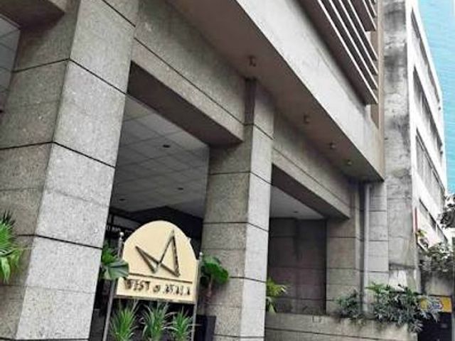 FOR SALE: Spacious 1BR Unit with Parking at West of Ayala Condominium, Makati City