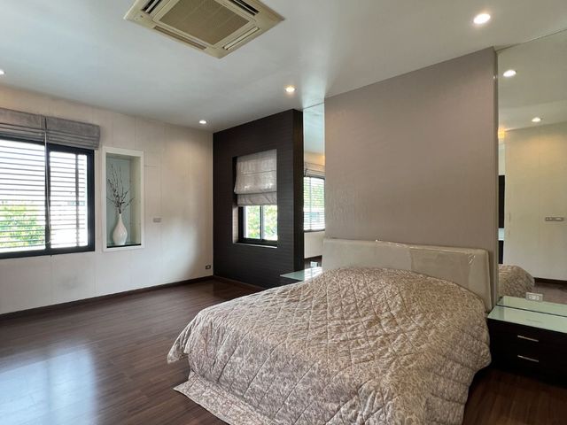place photo 57