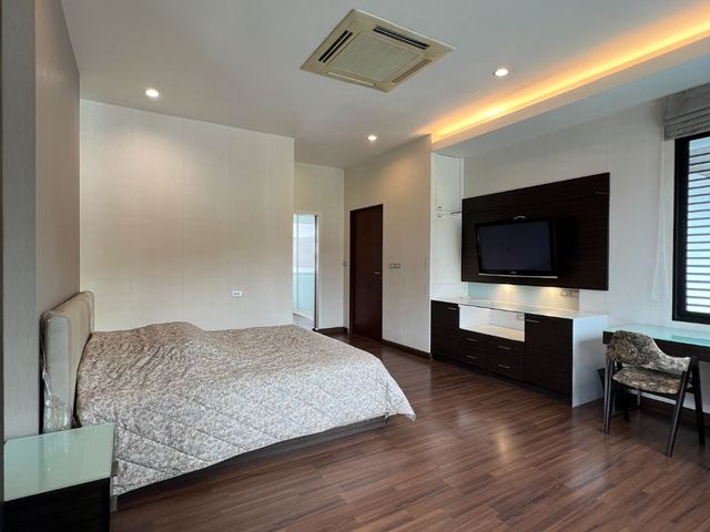 place photo 60