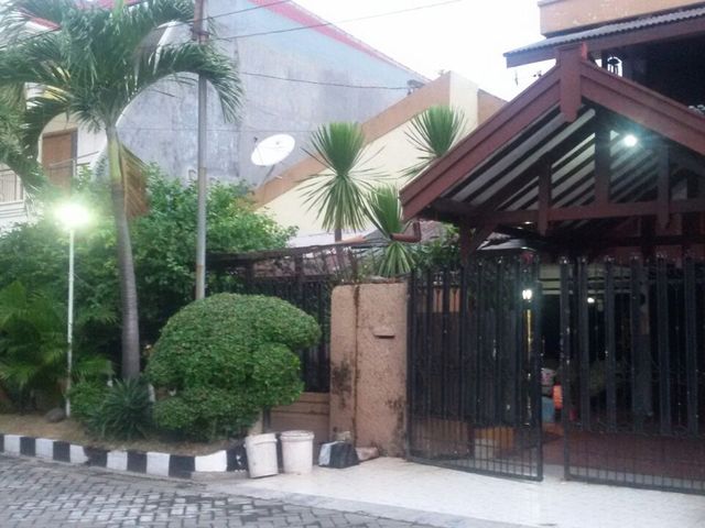 dijual rumah dijalan prapen indah surabaya