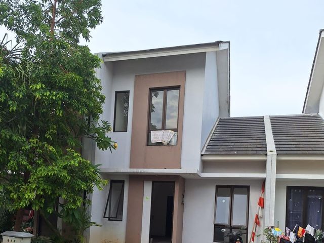 Rumah SHM 2 Lantai Siap Huni di Perumahan Grand Batavia Pasar Kemis Tangerang