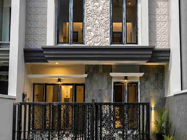 Jual Rumah Manyar Tirtoyoso Minimalis Lebar 7 American Style