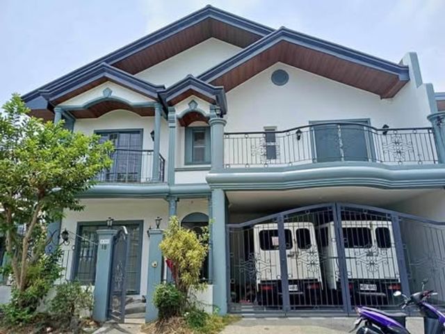 HOUSE FOR LEASE at GREENWOODS EXECUTIVE VILLAGE, Cainta