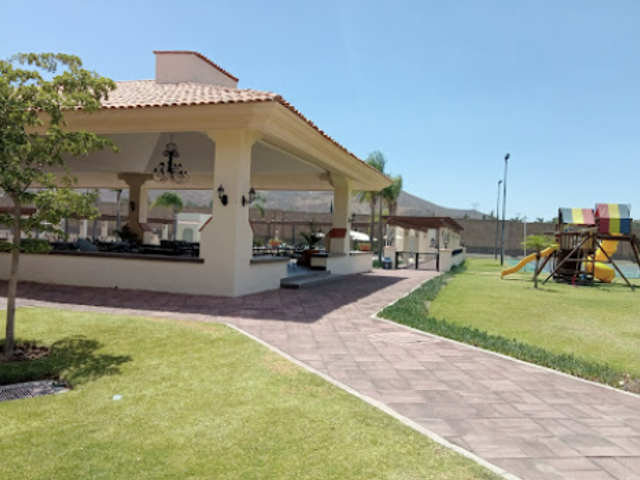 place photo 18