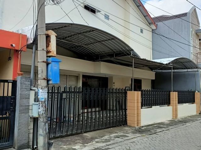 Rumah Gubeng Kertajaya, strategis