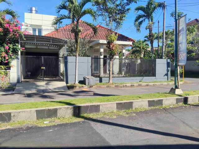 Disewakan rumah perumahan elite jember