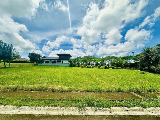 Vacant Lot FOR SALE in Sandari Batulao, Nasugbu Batangas near Tagaytay City
