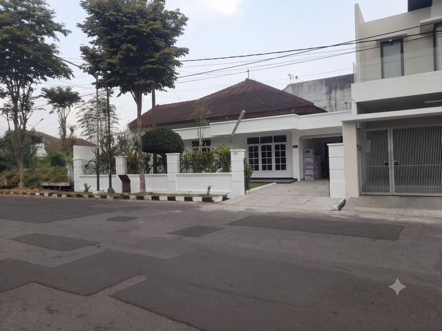 Rumah Hunian Luas & Strategis di Pusat Kota Jember