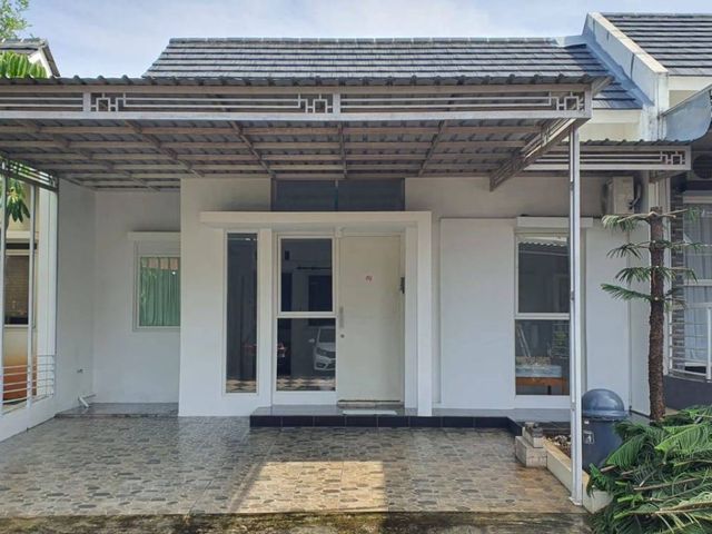 Disewakan Rumah Lokasi Strategis Di Dalam Perum Mewah Forest Hill BSB Semarang