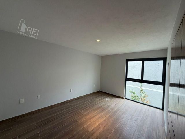 place photo 54