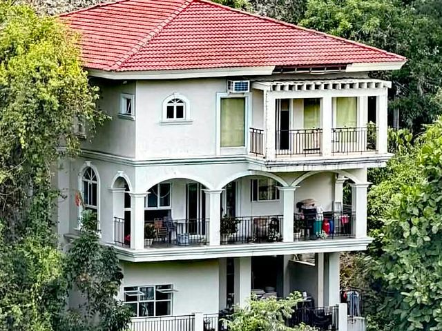 Spacious Banilad 3 Bedroom Home