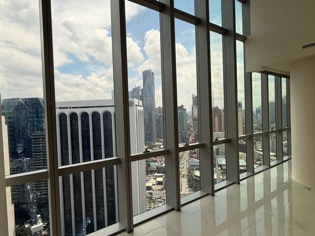 384 sqm For Rent/Lease/Sale: 4 BR Park Central Towers, Makati near Greenbelt & Glorietta