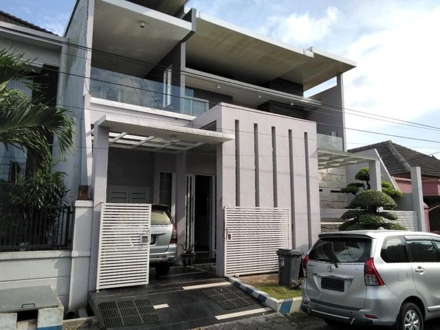Dijual Via Lelang Rumah 2 Lantai Minimalis di Tropodo Sidoarjo Murah