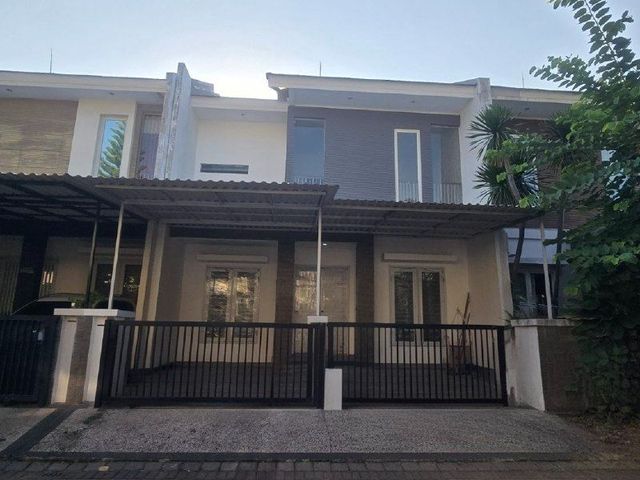Rumah Pakuwon City  MINIMALIS STRATEGIS