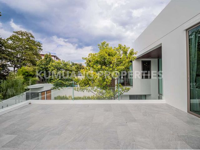 place photo 82