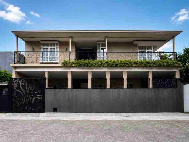 Lelang ‼️ Jual Cepat Rumah Minimalis Modern Darmo Indah