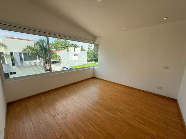place photo 51