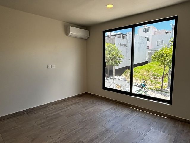 place photo 56