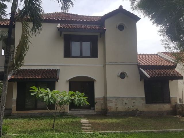 FOR SALE RUMAH CRYSTAL GOLF MP2