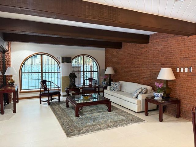 3 Bedrooms in Dasmarinas Village Makati For Lease