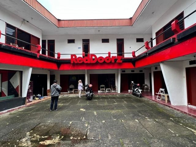 HOTEL dan VILLA AKTIF   Pesanggrahan-Tretes-Pasuruan - Full Furnisture dan Elektronik