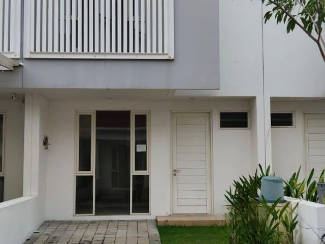 Jual Via Lelang Rumah di Dian Istana Cluster Oasia Surabaya Barat Murah Pol