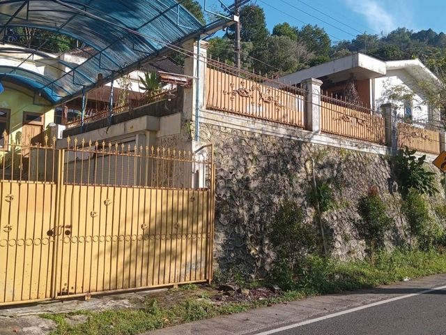 Dijual vila strategis 0 jalan Songgoriti strategis , kota Batu