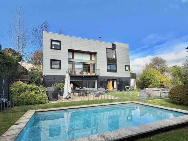 Vendo hermosa,  exclusiva y recién remodelada, casa de 4 dormitorios  en sector Los Almendros, Reñaca: