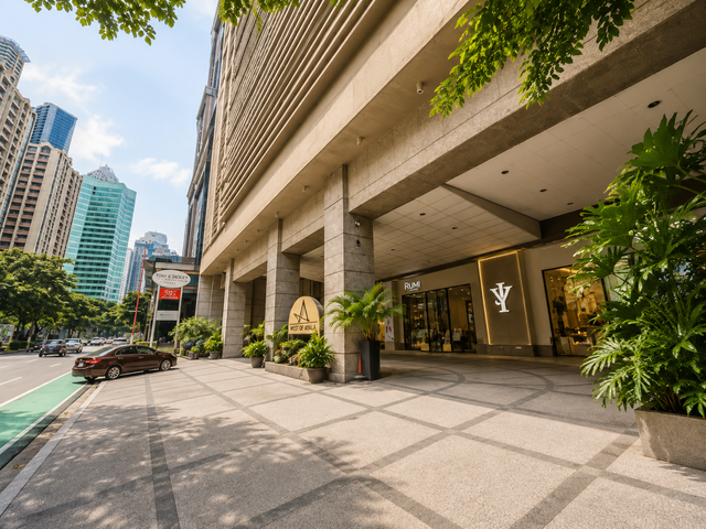 Condo for Sale at West of Ayala Condominium Makati City 3 Bedrooms 3BR