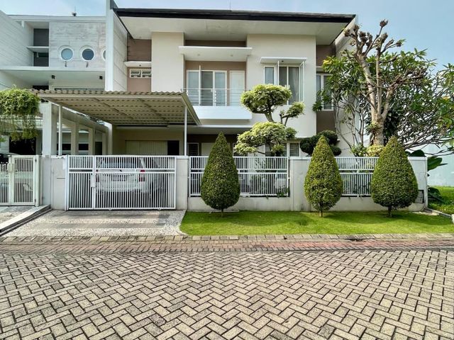 Dijual Cepat Rumah Furnished Cantik Siap Huni di San Antonio Pakuwon City Sby Timur