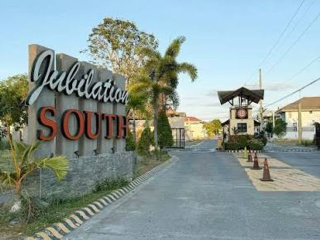Move-In Ready 5BR House and Lot in Jubilation South Village Biñan, Laguna - R1311