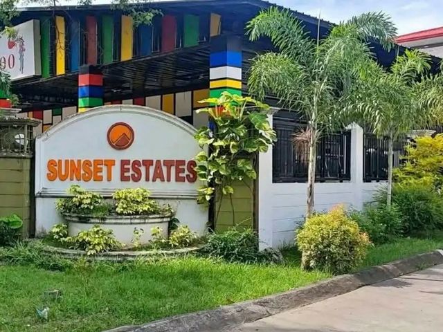 570 sqm Corner Lot for Sale in Sunset Estates!