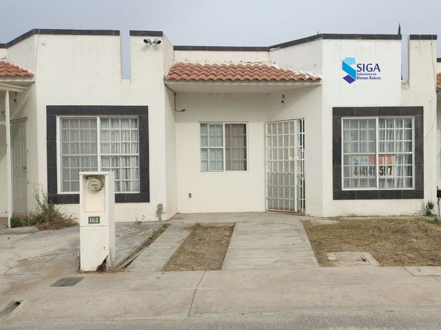 CASA AMUEBLADA EN RENTA EN LOS LAGOS