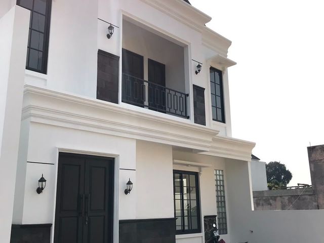 RUMAH MEWAH 2LANTAI DI KOTA PATI
