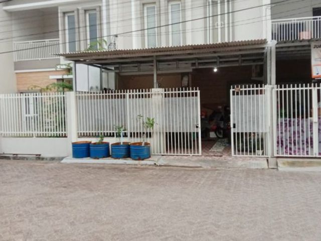 DIJUAL RUMAH 2 LANTAI SIAP HUNI FULL FURNITURE – ALANA REGENCY, TAMBAK CEMANDI