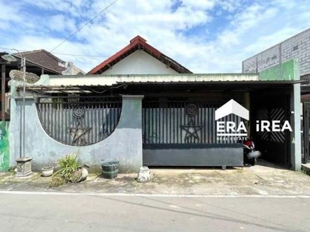 Dijual rumah Paulan Colomadu Solo 200 meter dari Jl Adi Sucipto