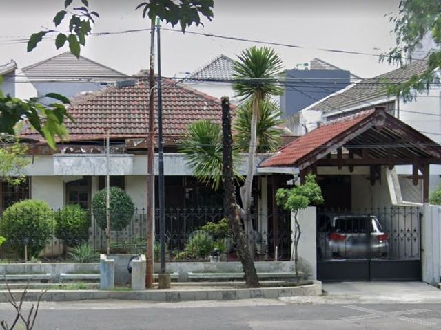 Rumah Second Manyar Kertoadi, Row Jalan Kembar, Dekat ke Raya Merr