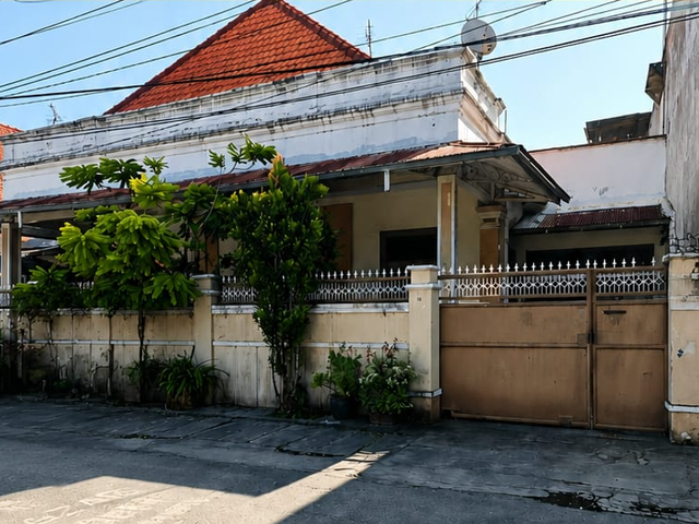 For Sale Rumah Lama Terawat di Jl Gembong Sawah Surabaya Pusat