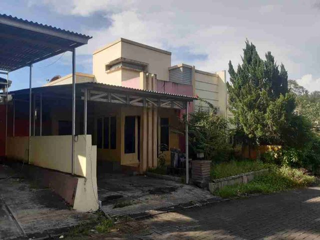 DISEWAKAN RUMAH CANTIK DAERAH TIKALA, HARGA SANGAT MURAH
