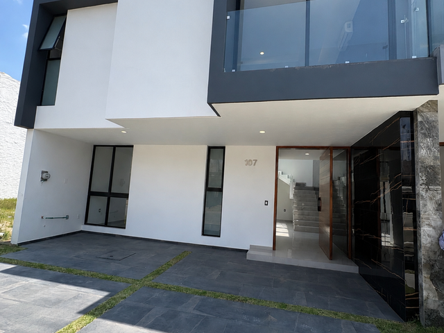 VENTA DE CASA EN VALLE IMPERIAL DENTRO DEL COTO MAPLE